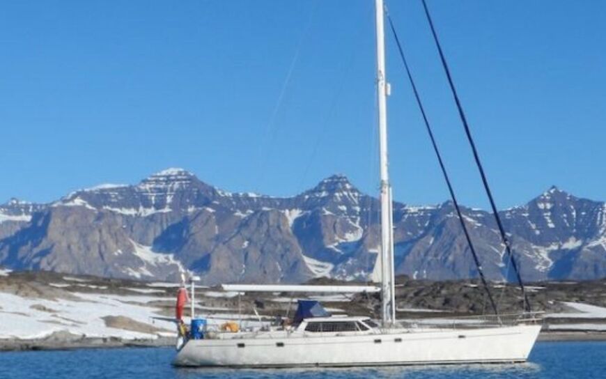 Exceptional nautical expedition: Bernard Gallay and Sir Robin Knox-Johnston, two sailing legends reunited at sea