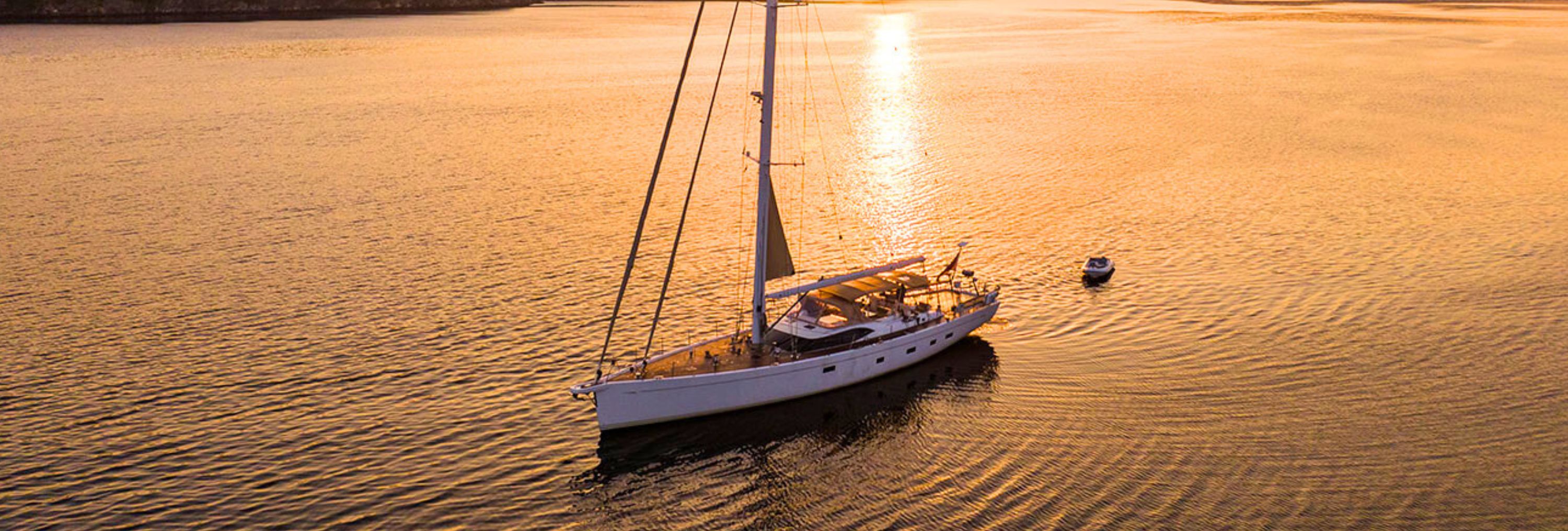 Oyster 825 CHAMPAGNE HIPPY : New Toys On Board!