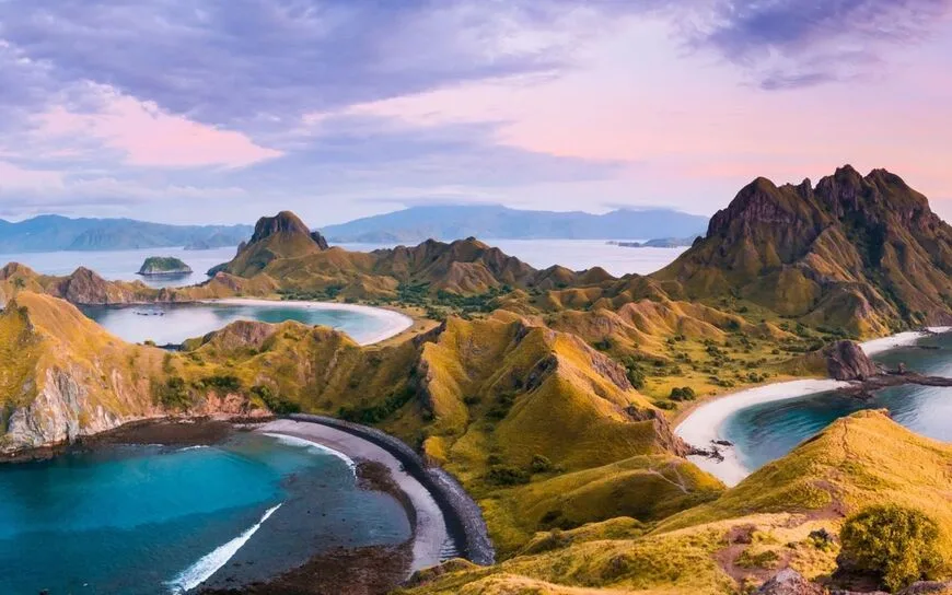 INDONESIA: Yacht Charter in Raja Ampat, Komodo & Bali