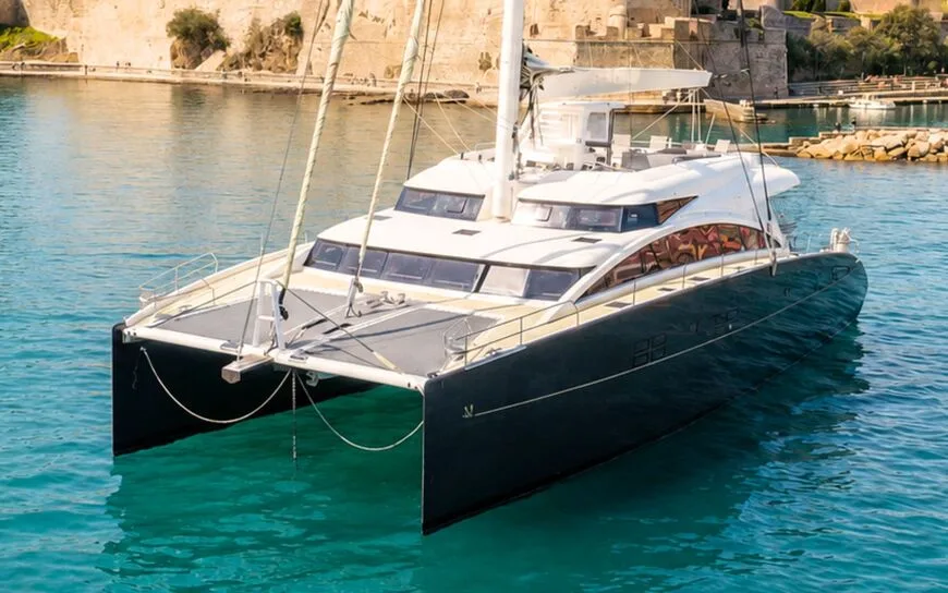 HOUBARA: 5% Off All August and September Charters
