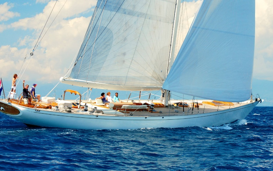 Fill The Gaps: Classic Sailing Yacht WHITEFIN Summer 2020