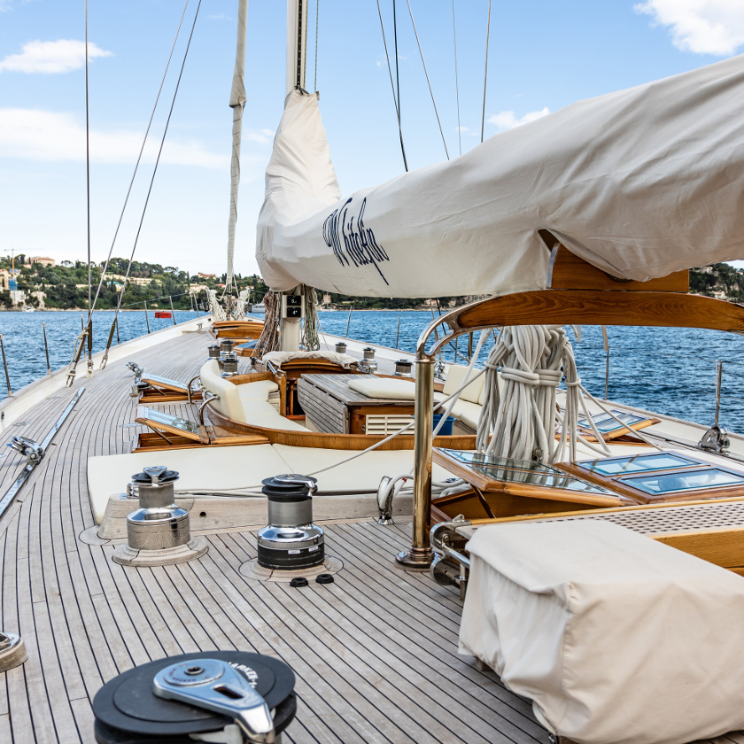 Fill The Gaps: Classic Sailing Yacht WHITEFIN Summer 2020