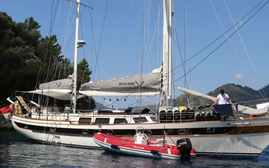 BLACK HAWK: Sailing Yacht Sold by BGYB!