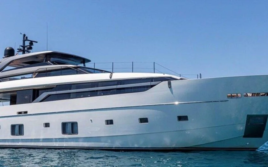 BLUE ANGEL: Asymmetric Sanlorenzo Excellence