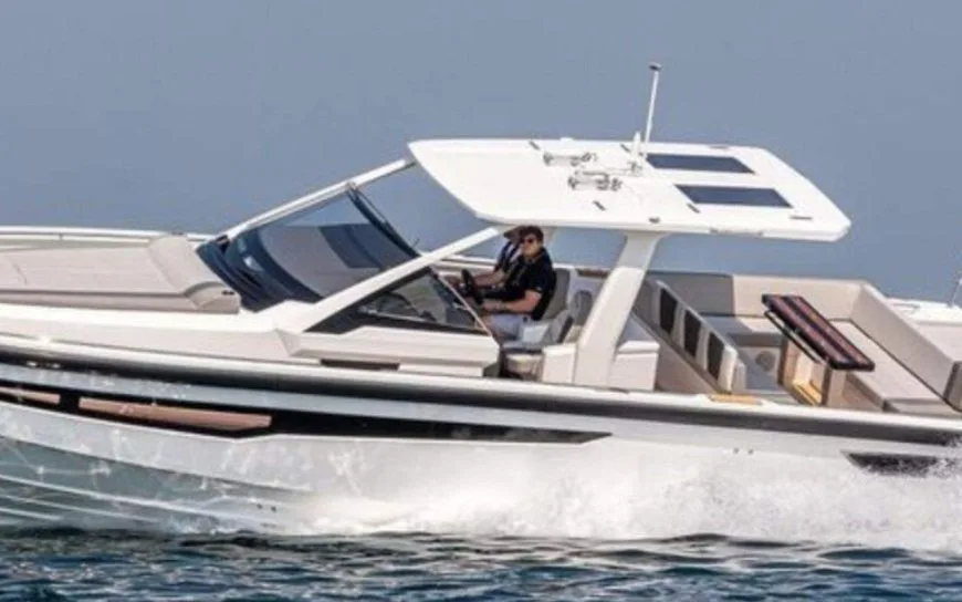 ETOILE DES BERGERS: A Windy SR44 Merging Power and Elegance