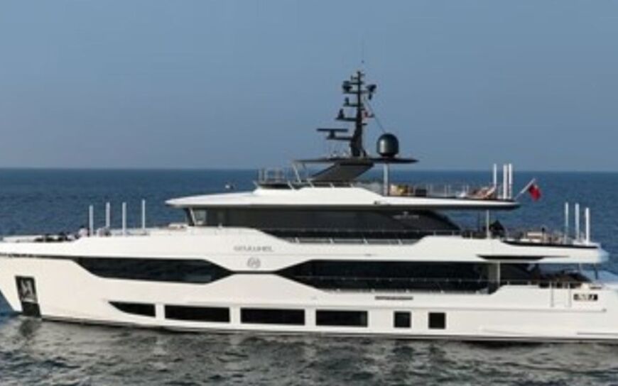 GEULUNEL – Stunning New Majesty 120 for Sale