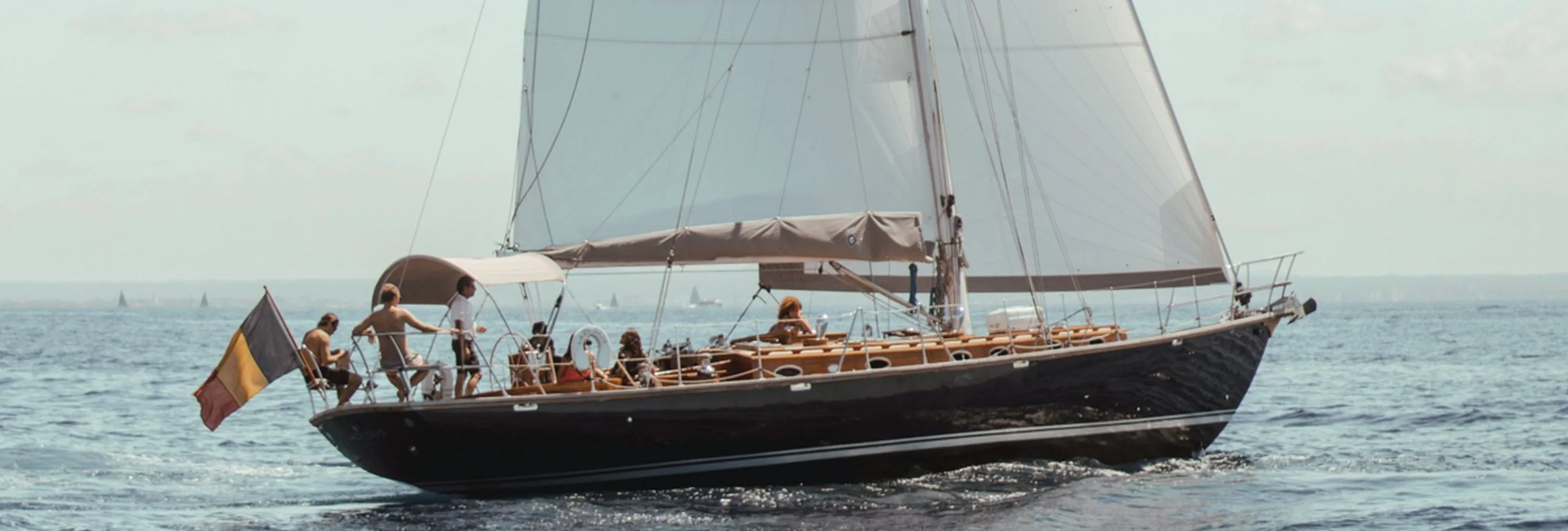 LAZY DAYS – TM 52 Modern Classic for Sale