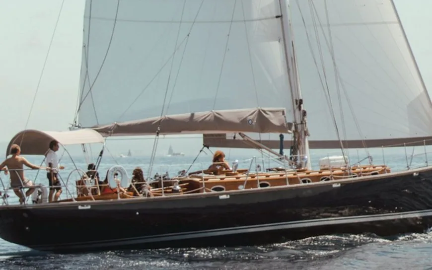 LAZY DAYS – TM 52 Modern Classic for Sale