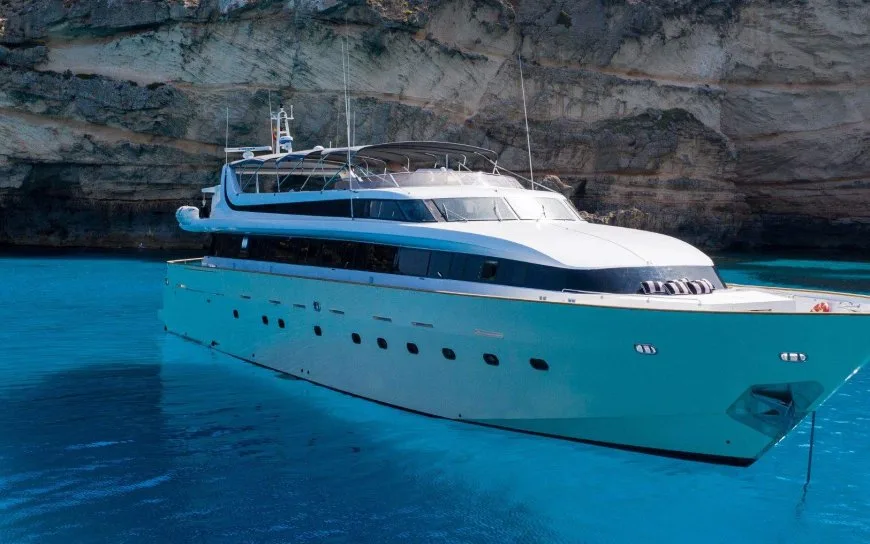 MY INFINITY - Ex PAULA III: Elegance and Performance