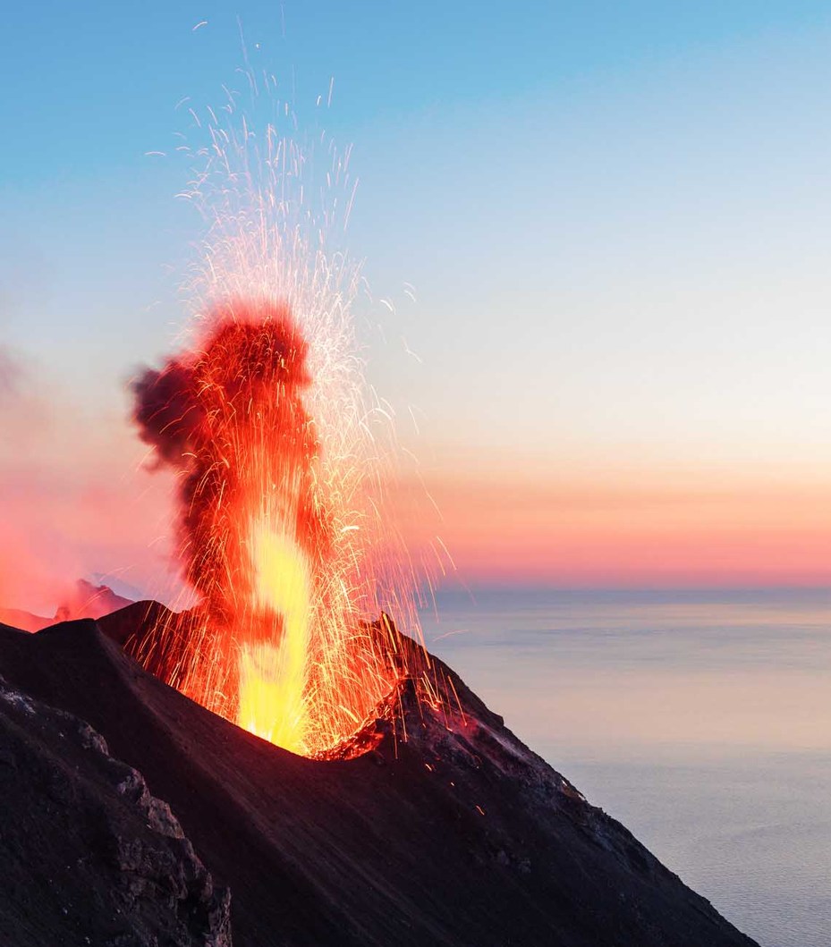 Between winds and volcanoes