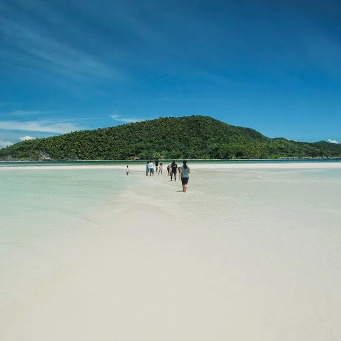 Kri Island and Mansuar Island