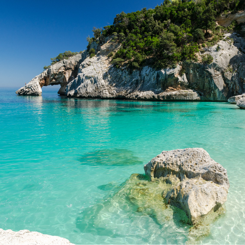 Idyllic yachting in Sardinia