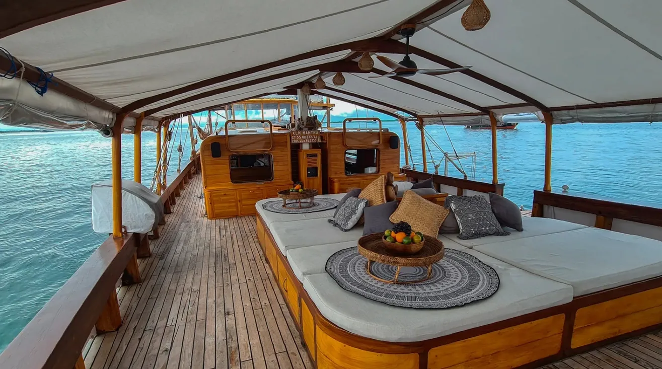ANNE BONNY — Sailing Yacht 30,00 m (6)