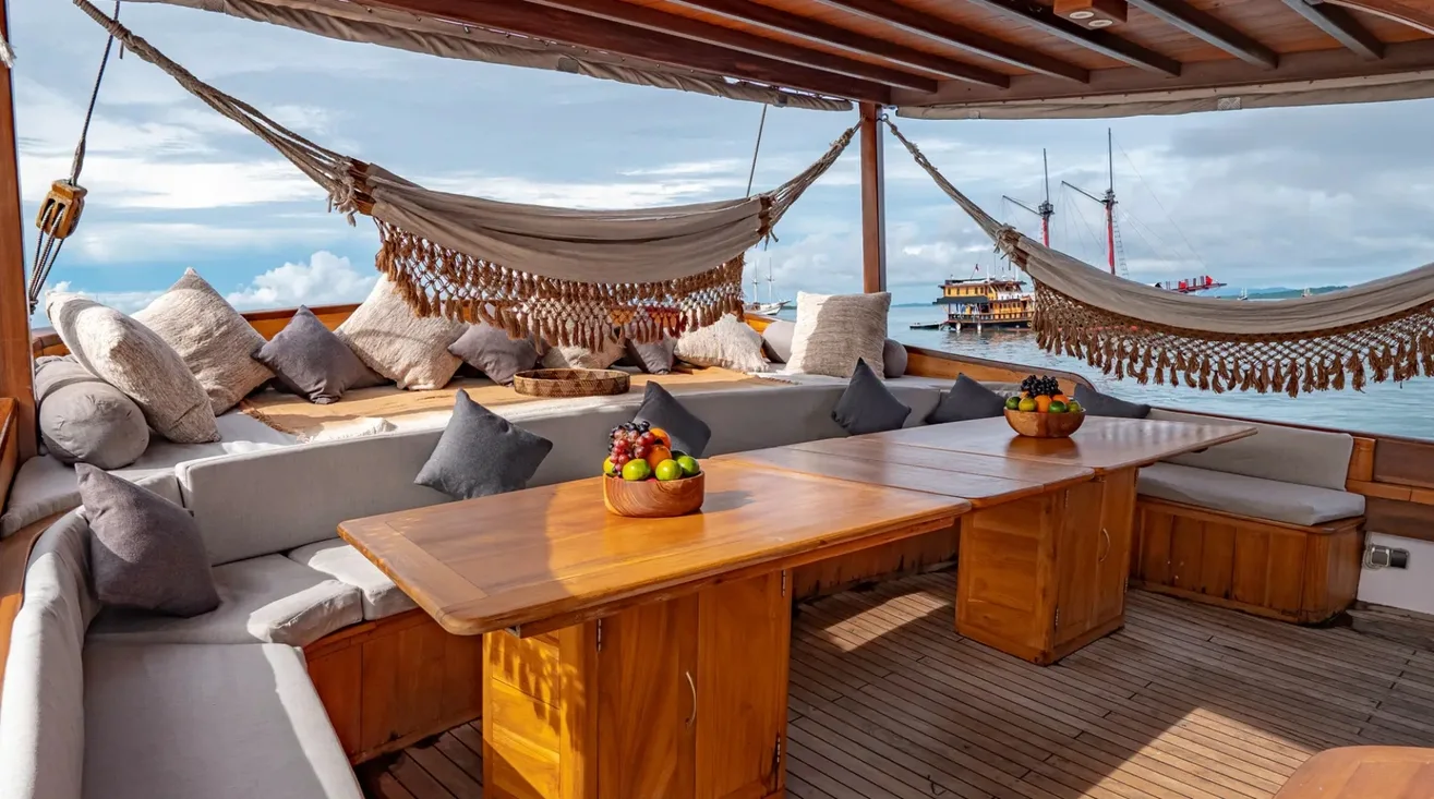 ANNE BONNY — Sailing Yacht 30,00 m (7)