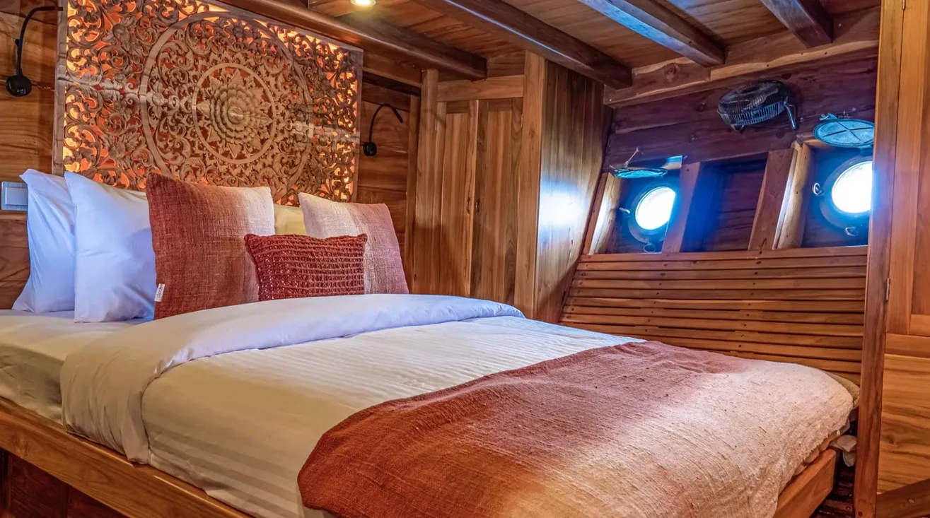 ANNE BONNY — Sailing Yacht 30,00 m (8)