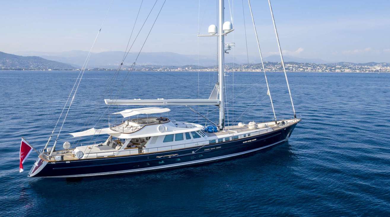 sailing yacht buy