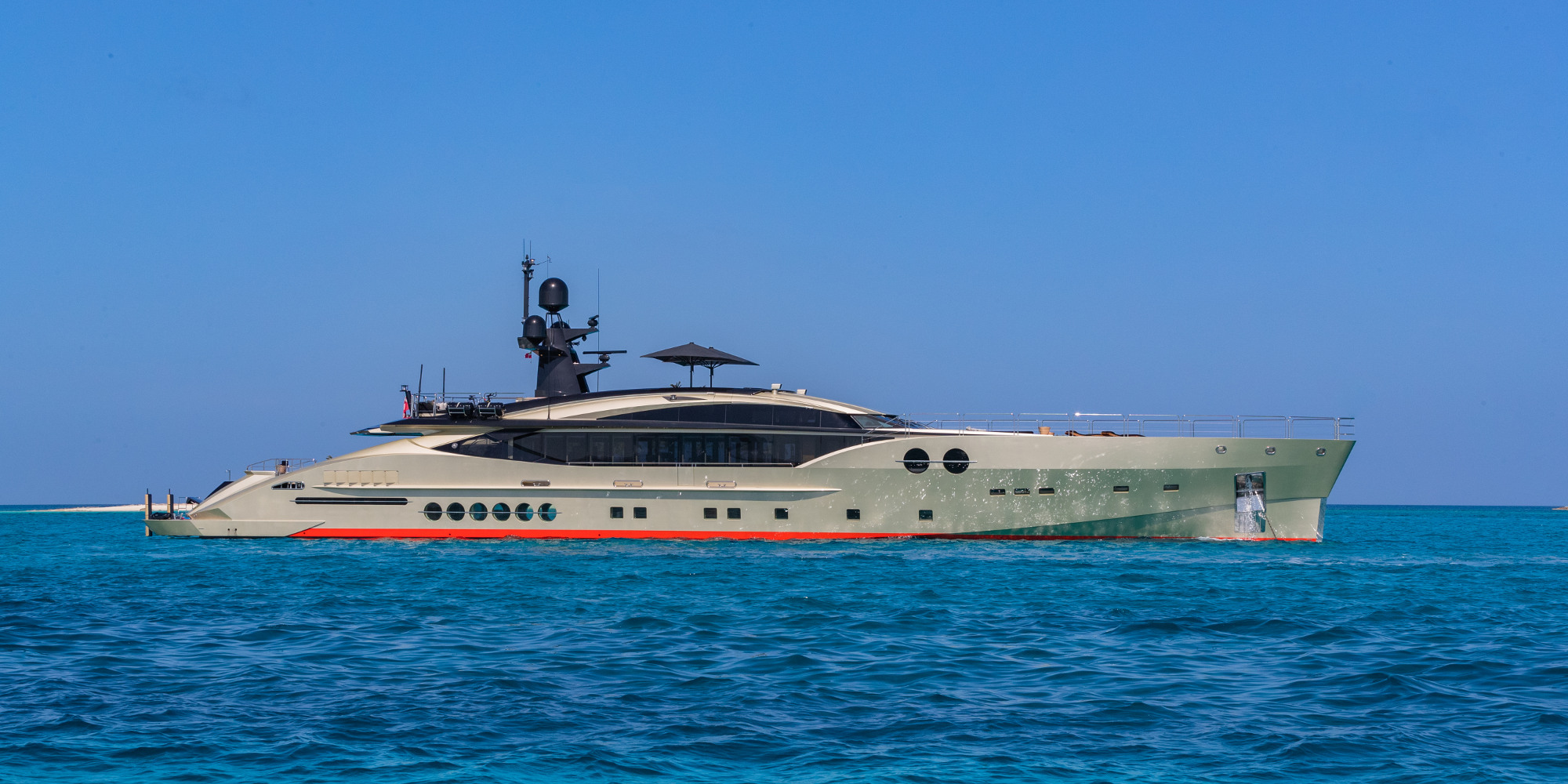 DB9 Palmer Johnson 170 SportYacht Motor Yacht Yacht for Charter