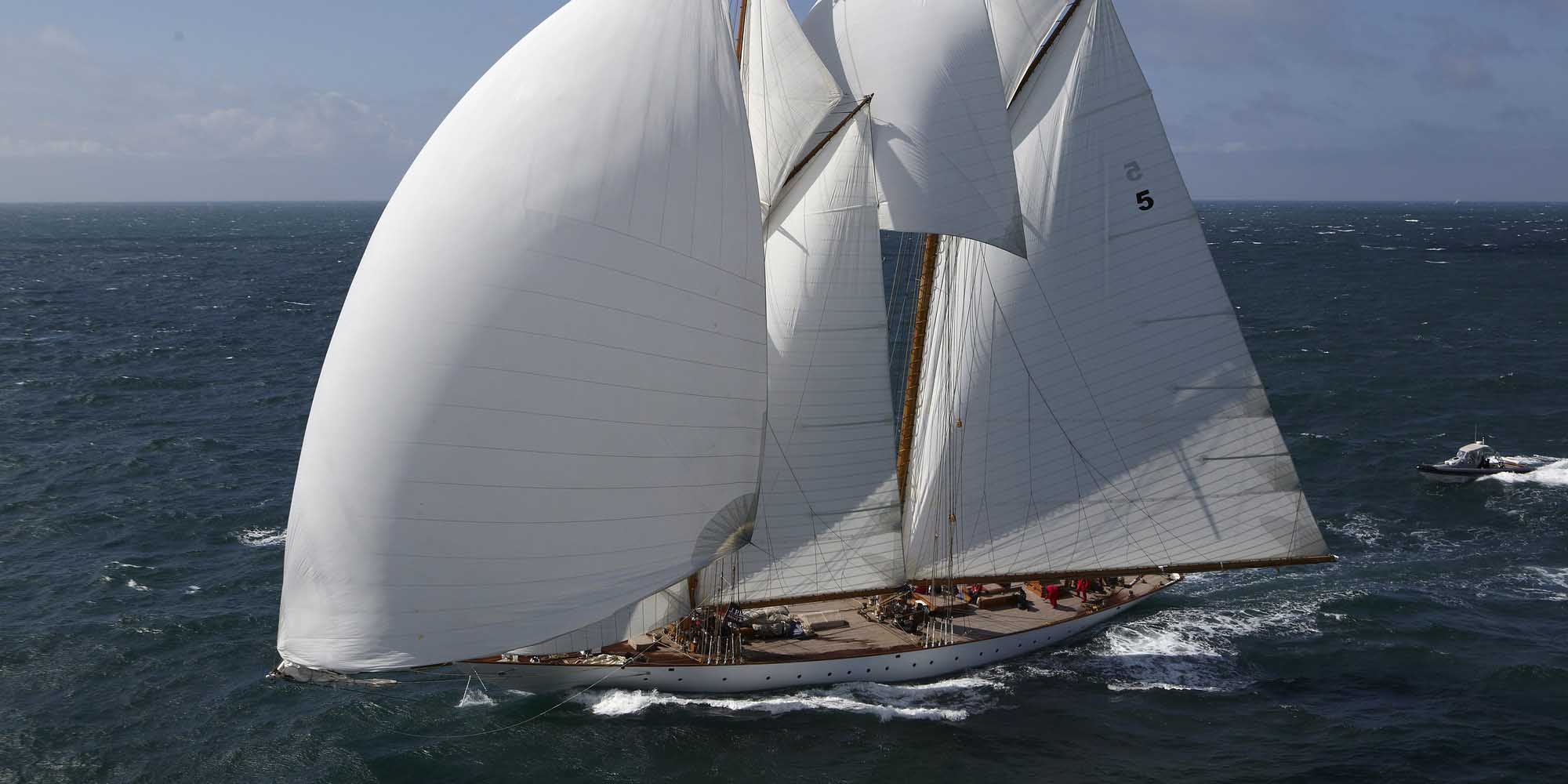 [GÉNÉRIQUE] Actualités Maritimes - Page 11 Eleonora_van_der_graaf_classic_sailing_yacht_12