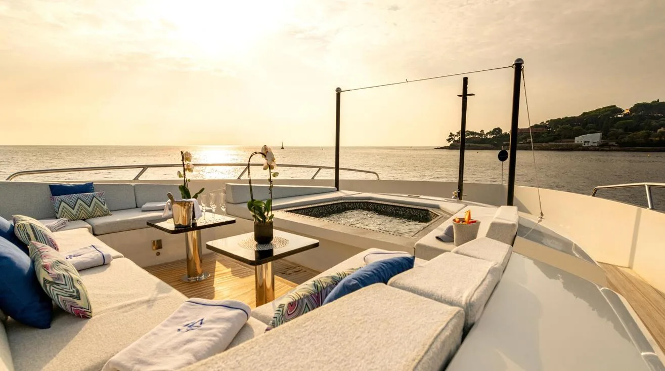 GEMS II — Motor Yacht 40,50 m (3)