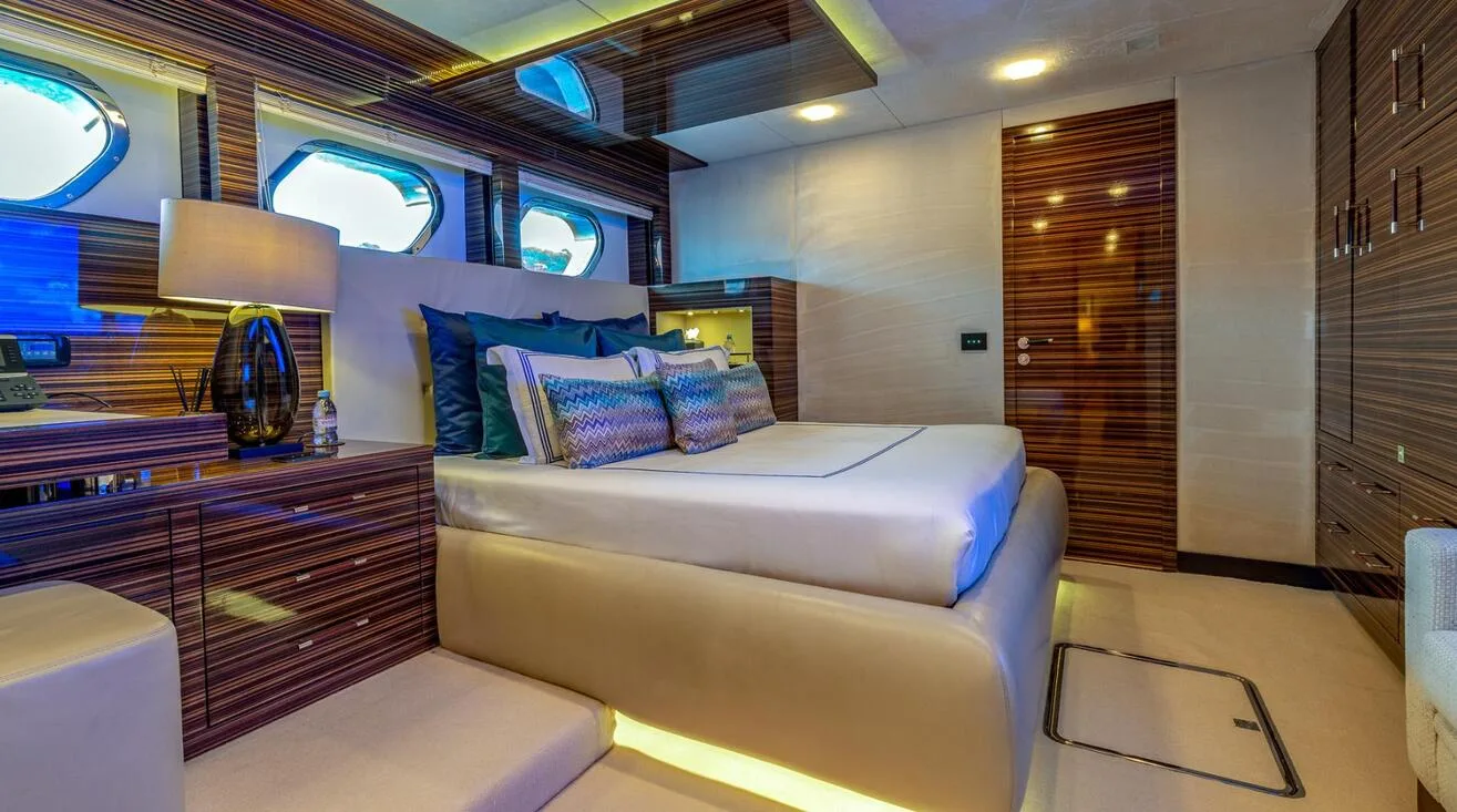 GEMS II — Motor Yacht 40,50 m (12)