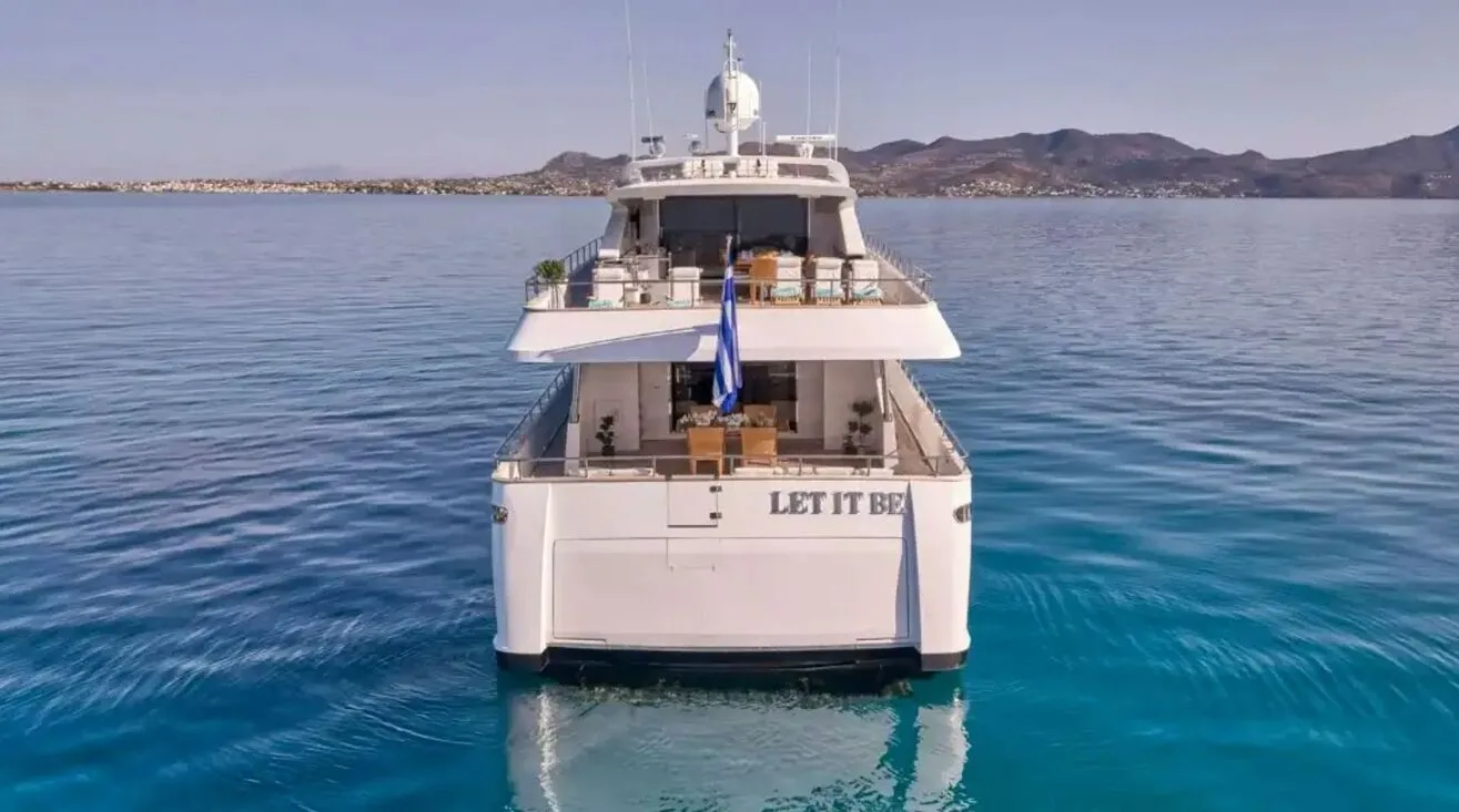 LET IT BE — Motor Yacht 35,97 m (3)
