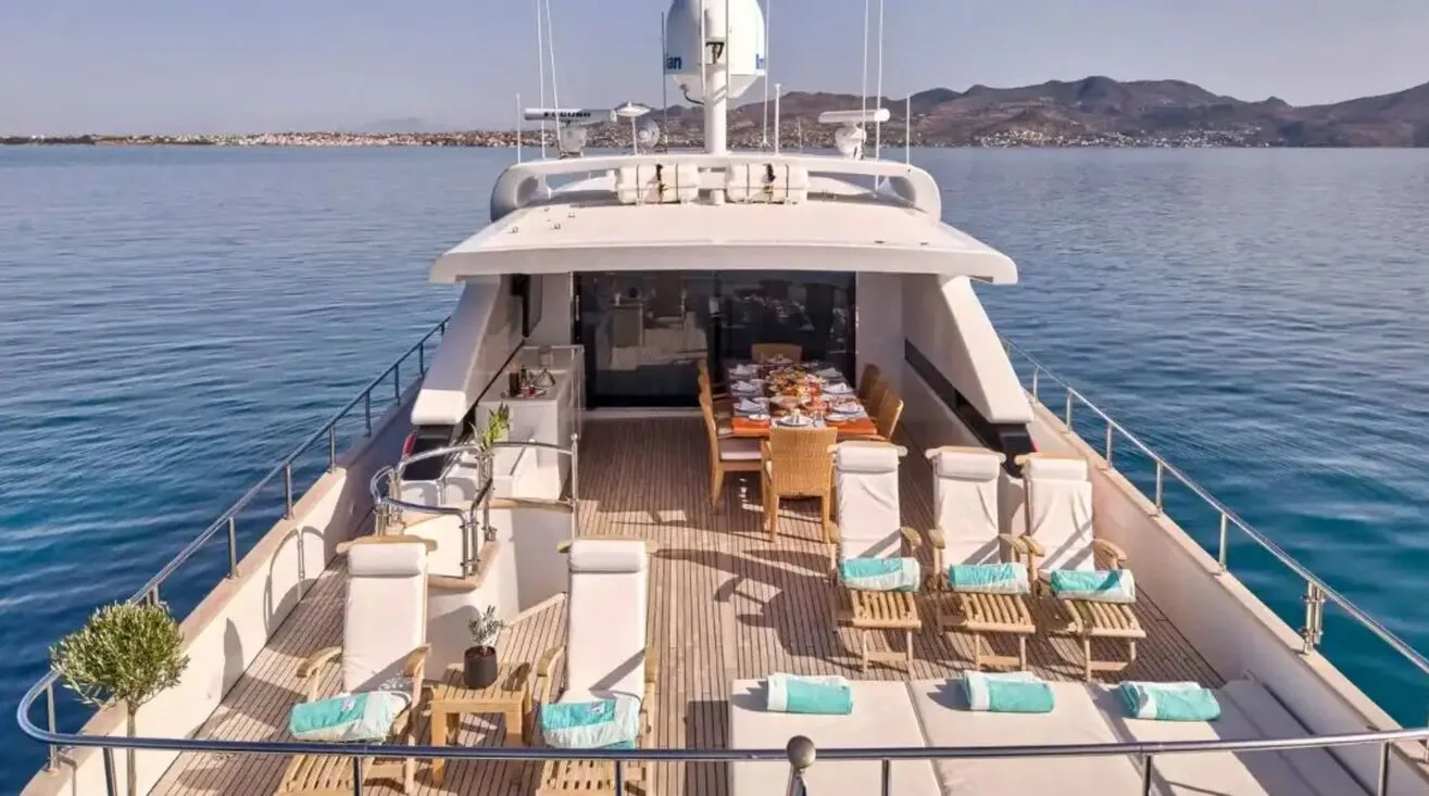 LET IT BE — Motor Yacht 35,97 m (7)