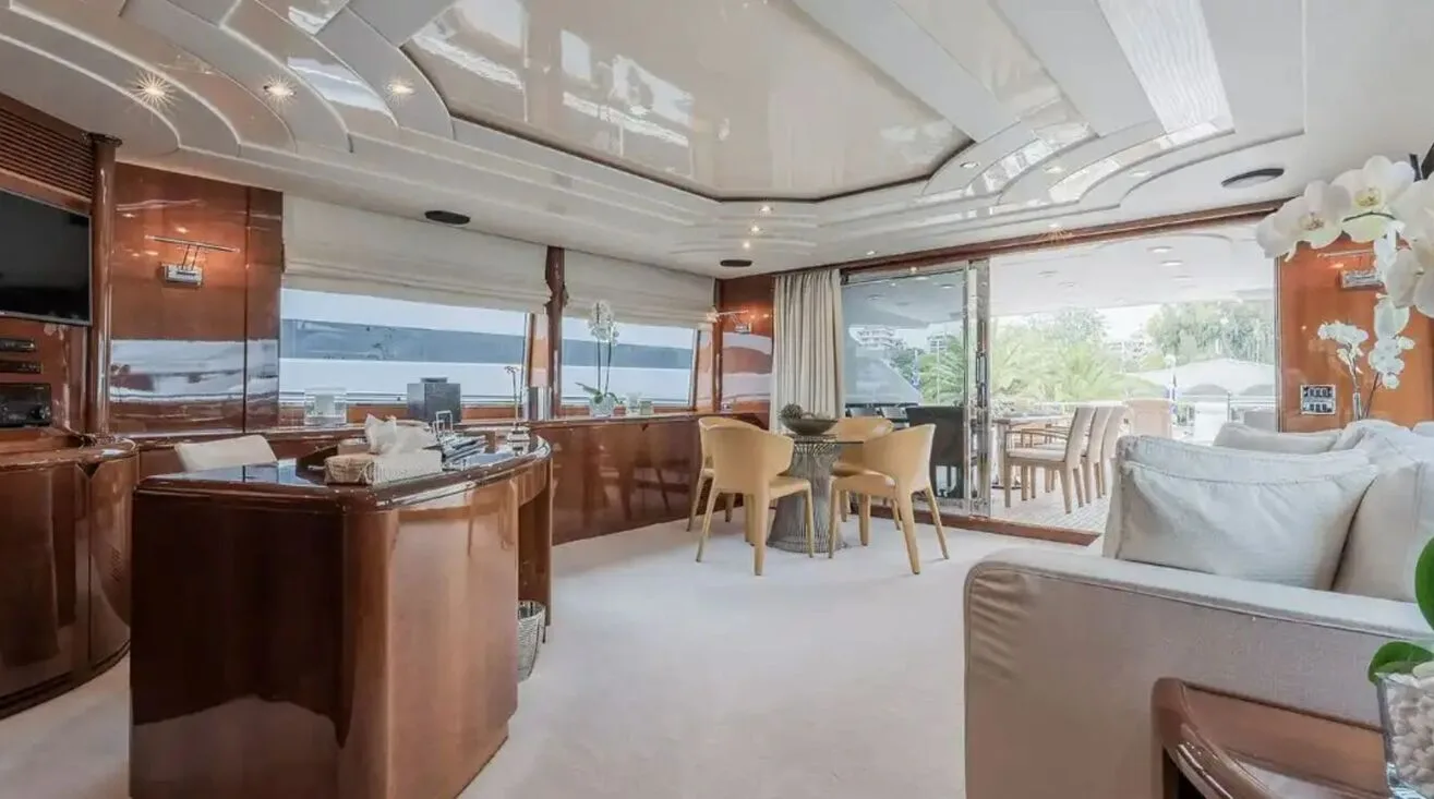 LET IT BE — Motor Yacht 35,97 m (9)