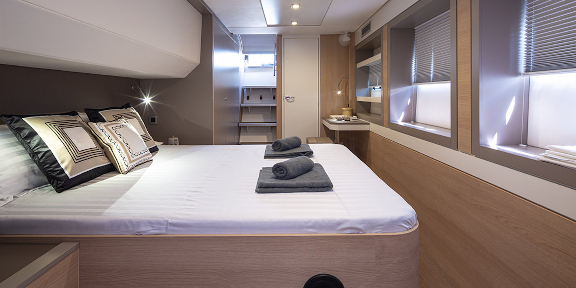 LICENSE TO CHILL Sailing Catamaran Yacht for Charter BGYB