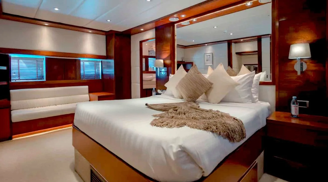MIA KAI — Motor Yacht 29,50 m (12)