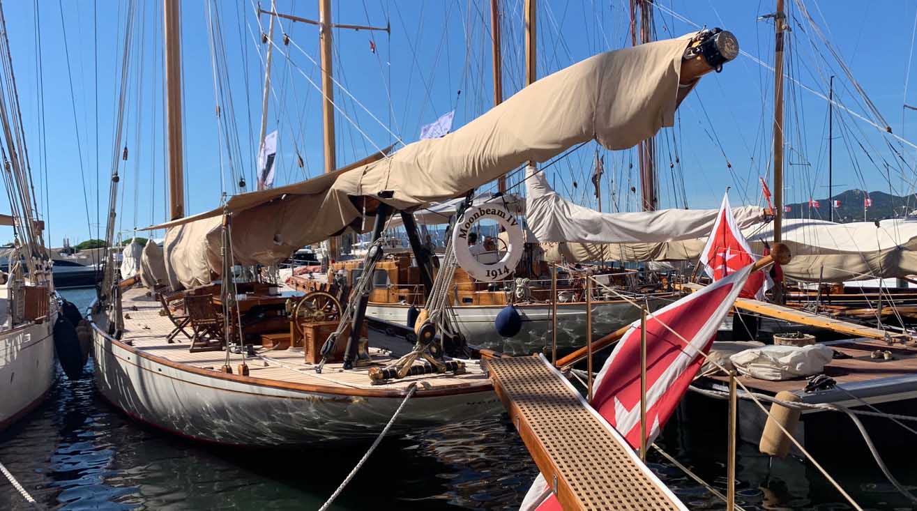 MOONBEAM IV 105ft Classic Yacht Yacht for Charter BGYB