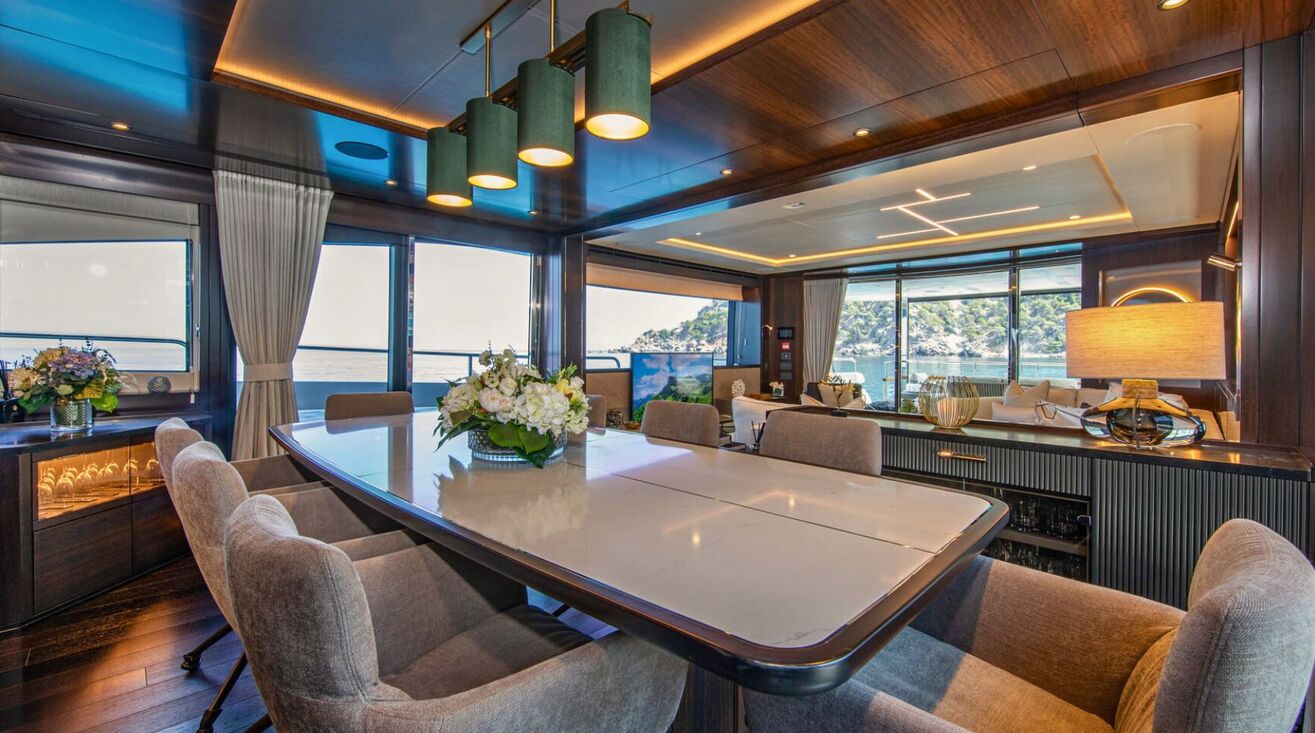 MOONLIGHT Sunseeker 88