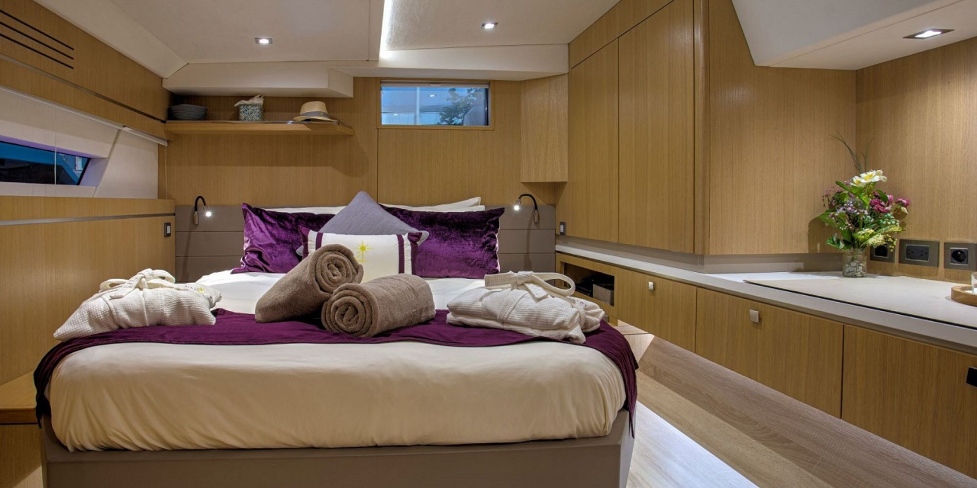 78' Catamaran NAMASTE Yacht for Charter BGYB