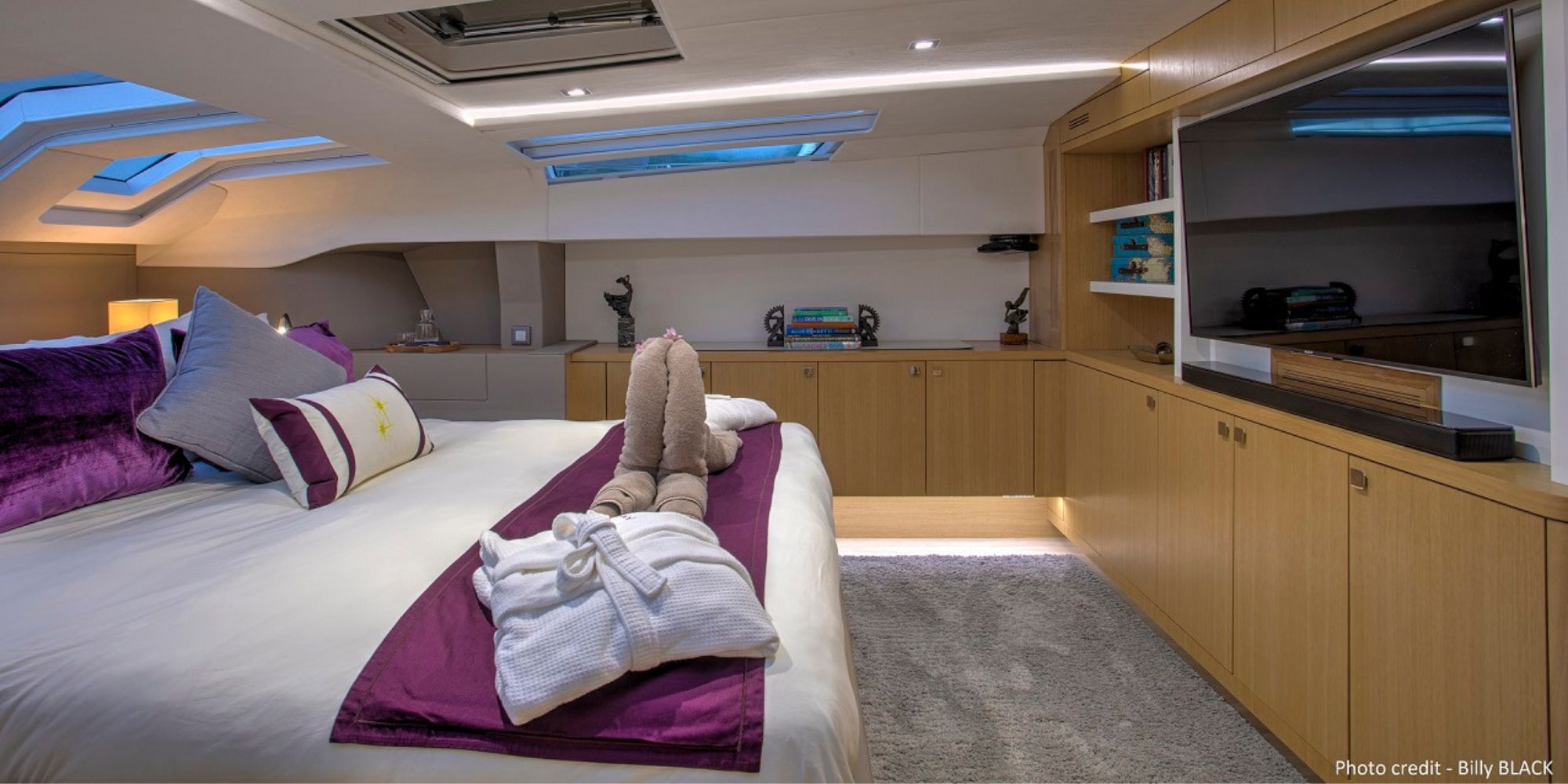 78' Catamaran NAMASTE Yacht for Charter BGYB