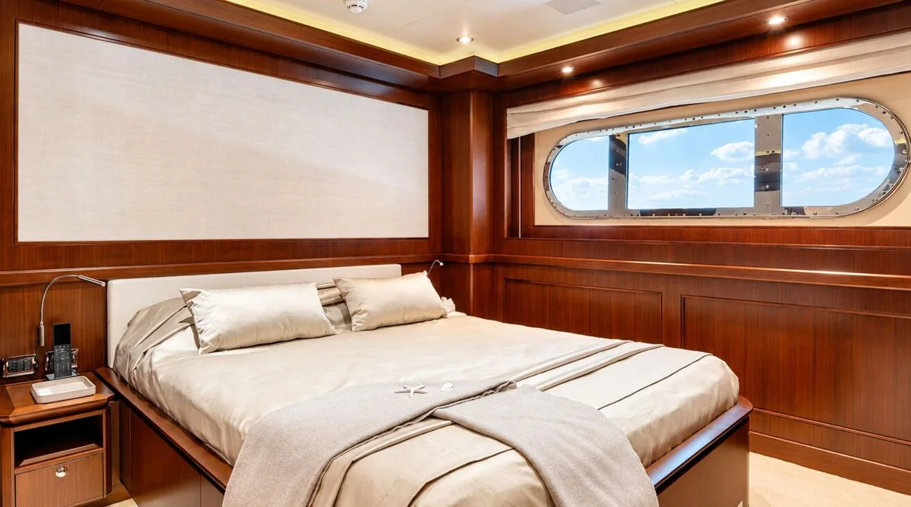 PALATIAL — Motor Yacht 43,00 m (12)