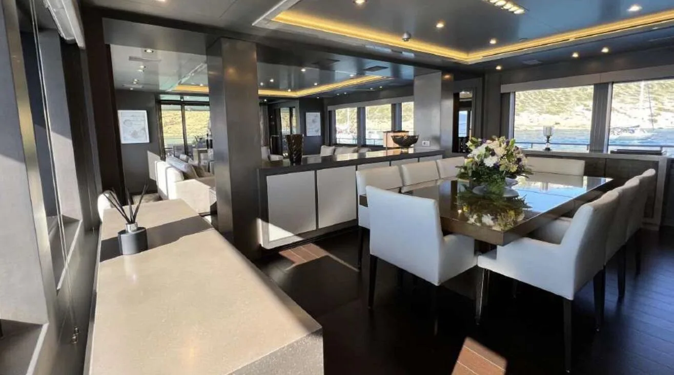SMOOTH OPERATOR — Motor Yacht 39,00 m (8)