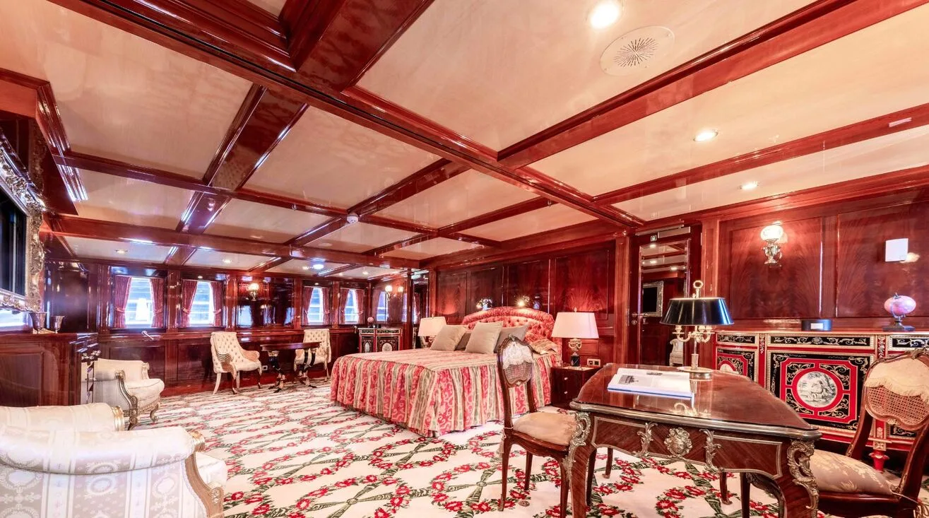SS DELPHINE — Motor Yacht 78,50 m (15)