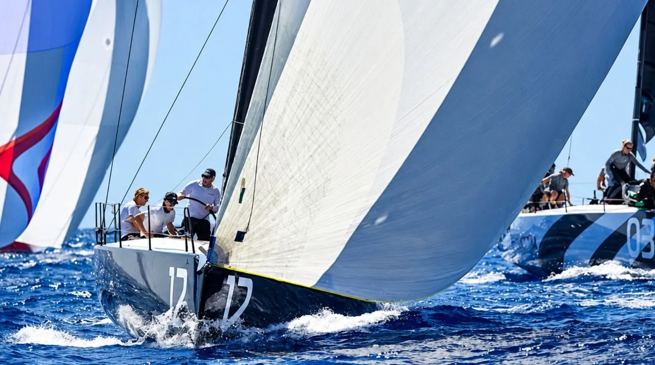 TEASING MACHINE (TP52) — Racing Yacht 15,85 m (6)